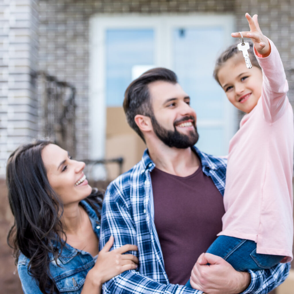 Is now the right time to invest in real estate in Amman? Find out prices, ROI, and top areas. Also, find out why global investors are turning to Jordan in 2025.